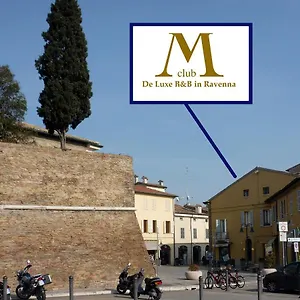 M Club De Luxe Panzió