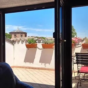 Corte Cavour. Mansarda Nel Cuore Della Citta Apartment
