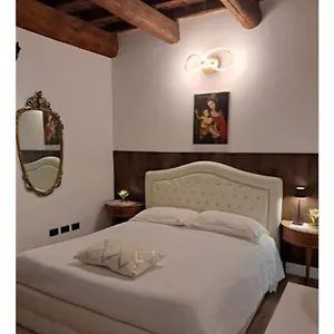 Centro Storico Luxury Smeraldo Suite: Historic Elegance With Hydromassage Apartment